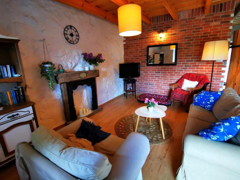 TV and multimedia, Living room, Seating area