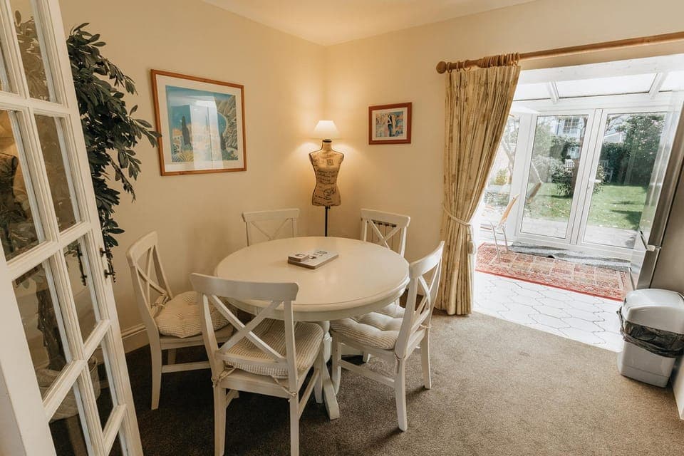Seating area, Dining area, Garden view