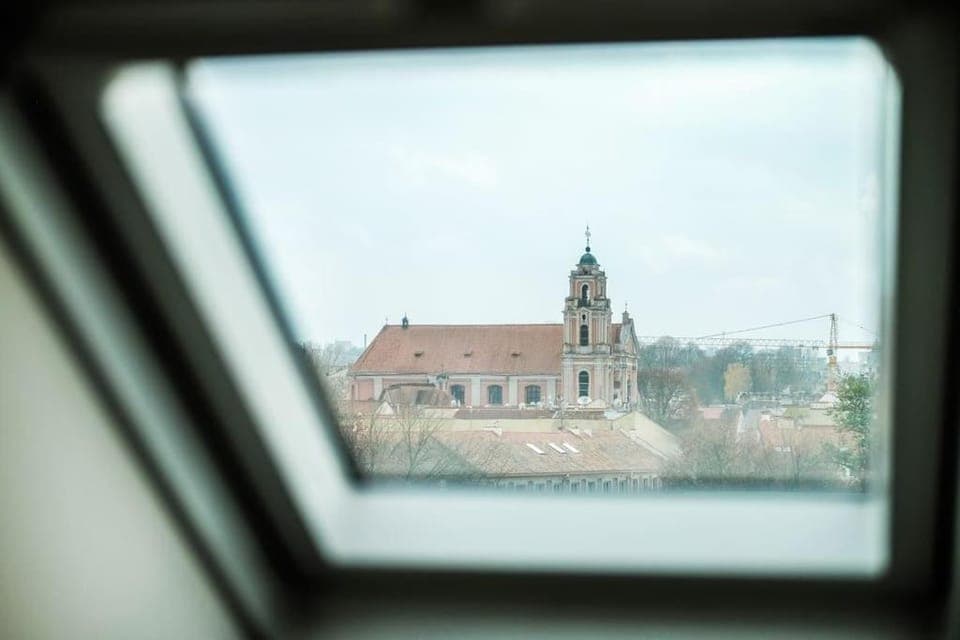 Nearby landmark, Neighbourhood