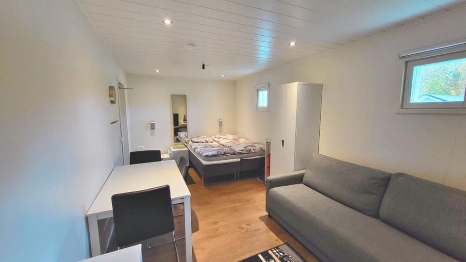 Bed, Photo of the whole room, Seating area, Bedroom
