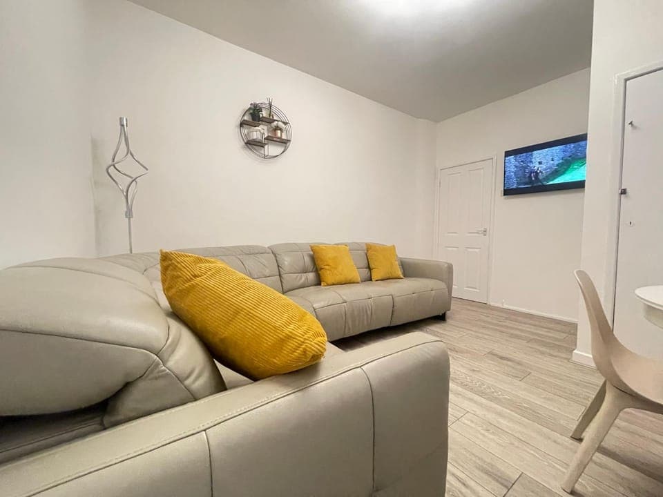 TV and multimedia, Living room, Seating area