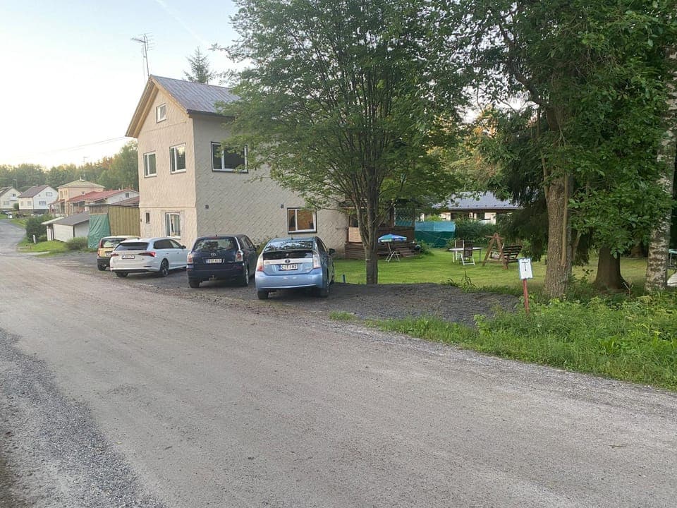 Garden, Street view, Parking