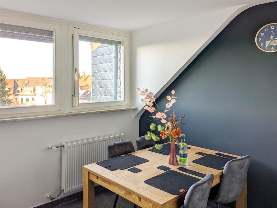 Seating area, Dining area