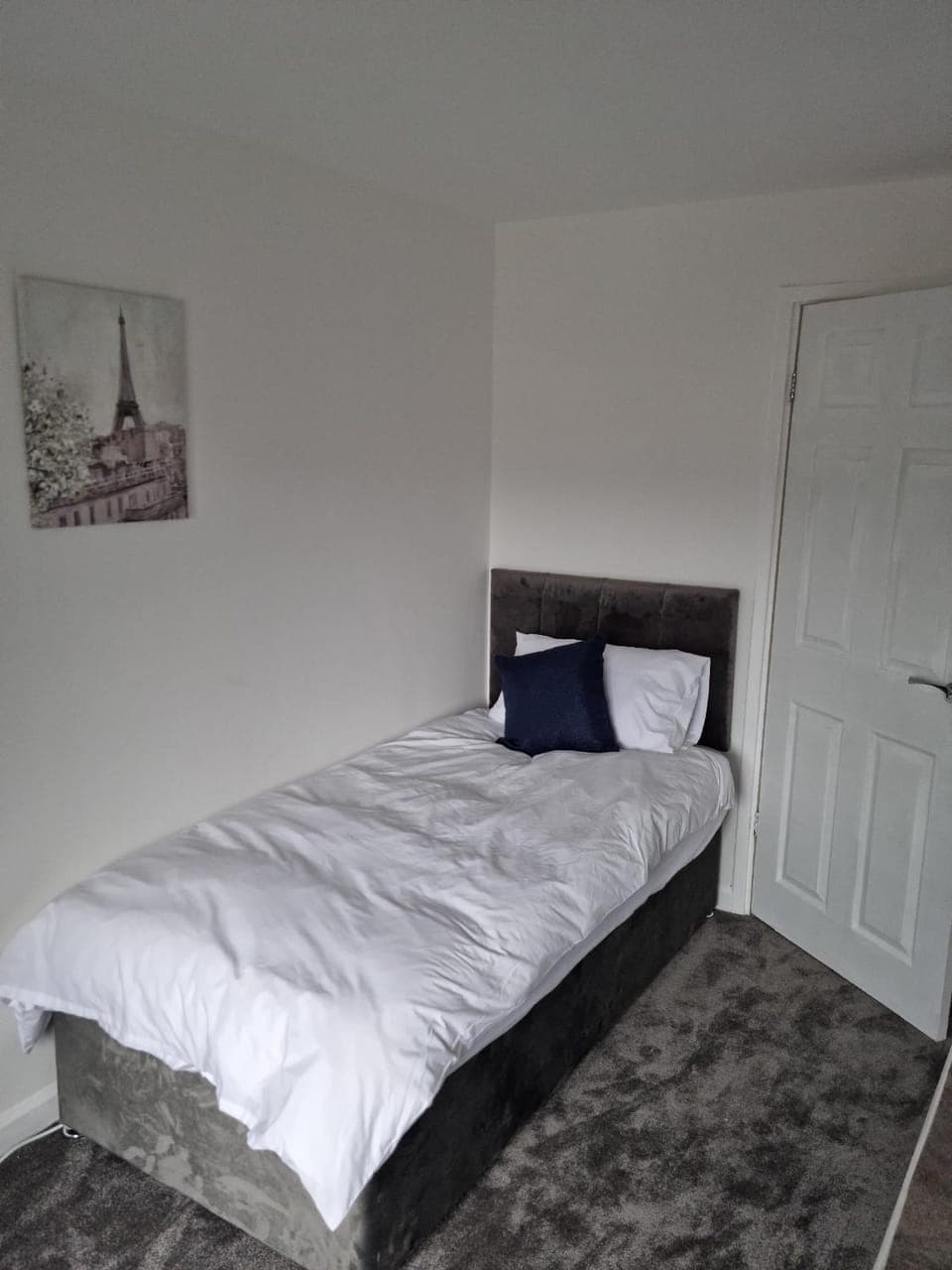 Bed, TV and multimedia, Photo of the whole room, Bedroom, internet