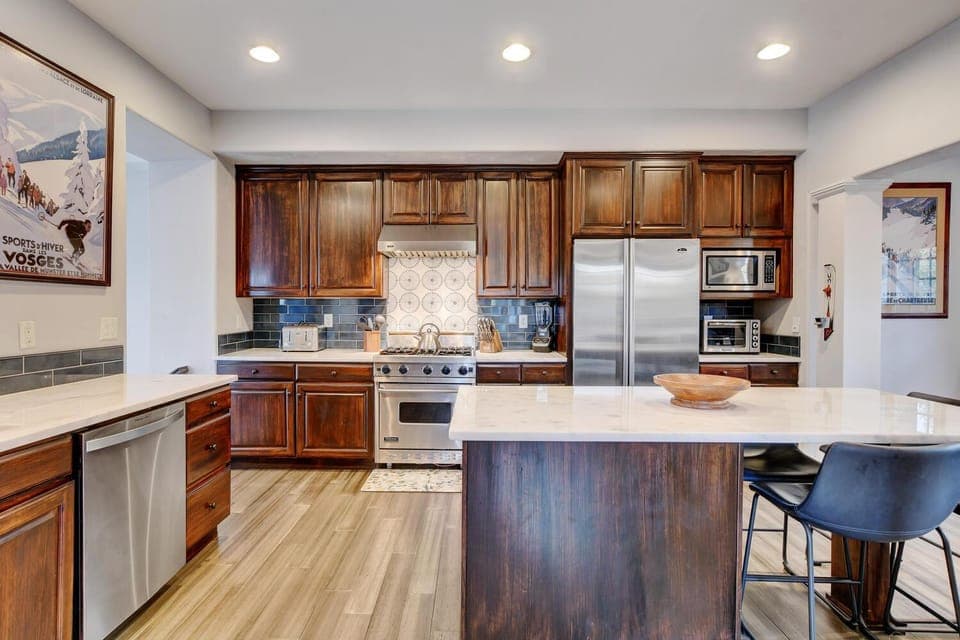 Kitchen or kitchenette