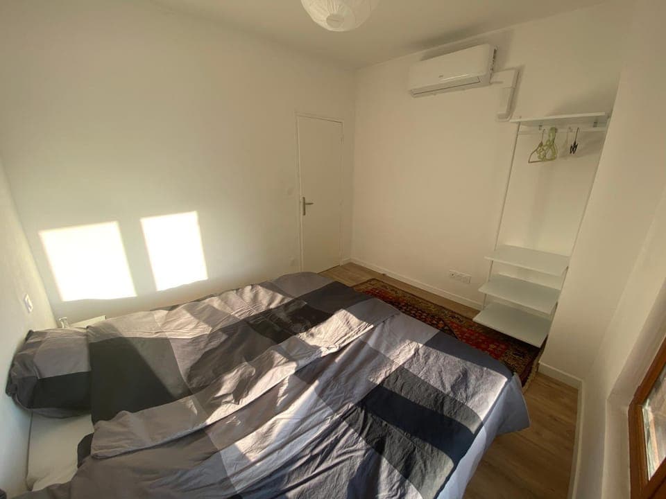 Bed, Bedroom, internet, air conditioner