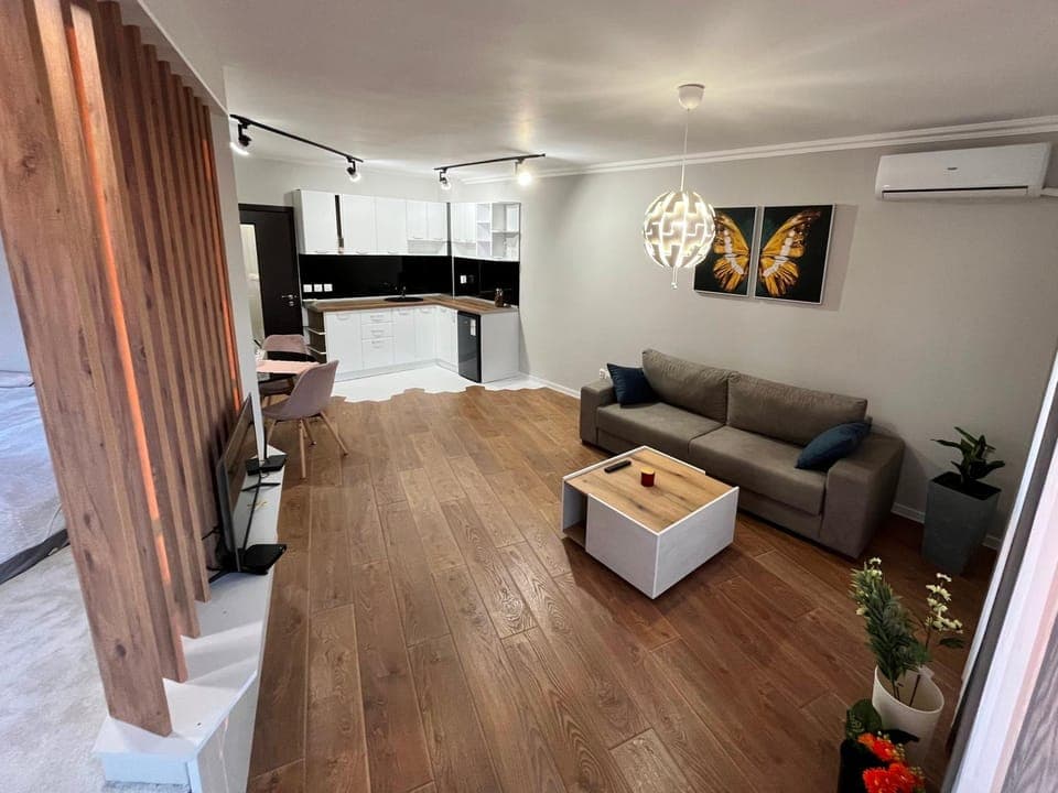 Kitchen or kitchenette, Living room