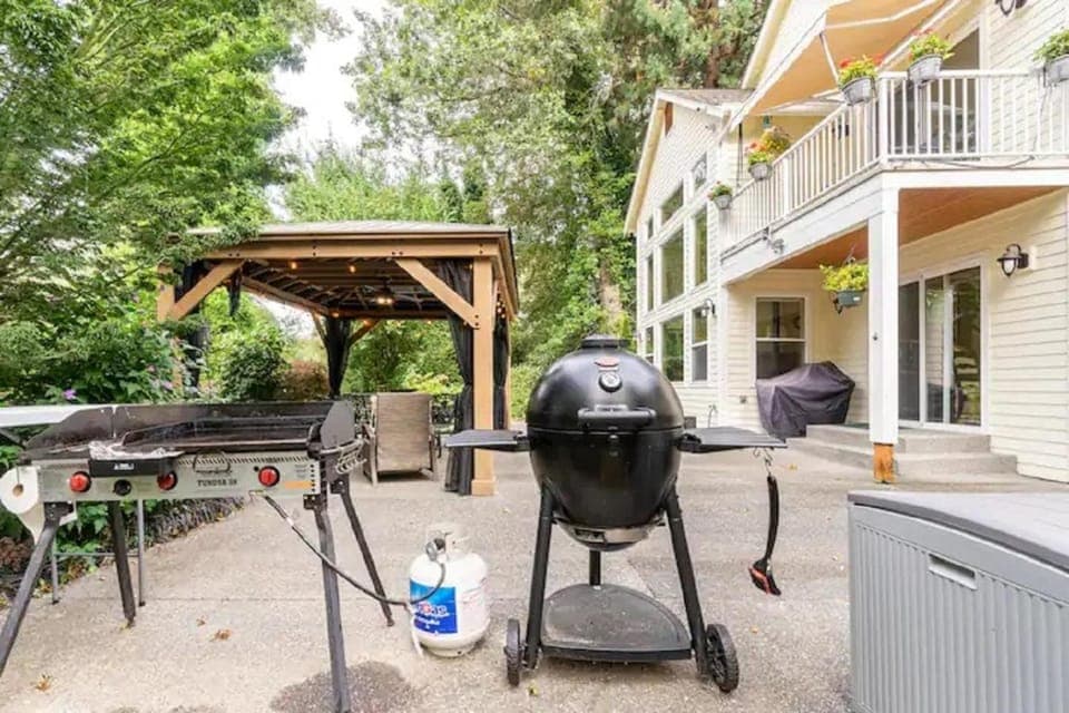 Property building, Patio, BBQ facilities, View (from property/room), Balcony/Terrace, Seating area