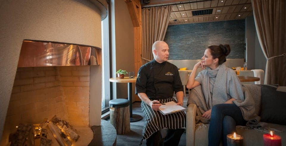 Staff, Restaurant/places to eat, Food, Meals, Lunch, Dinner