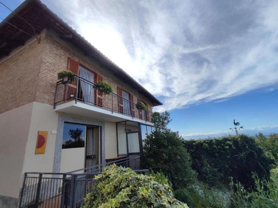 Toilet, Mountain view, Quiet street view
