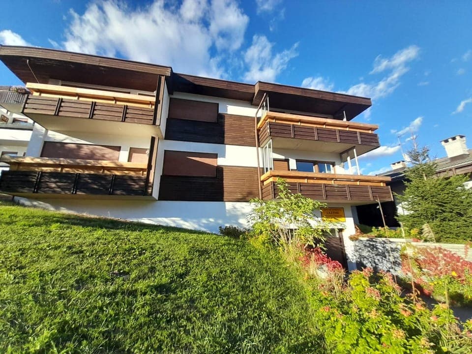 Property building, Facade/entrance, Balcony/Terrace