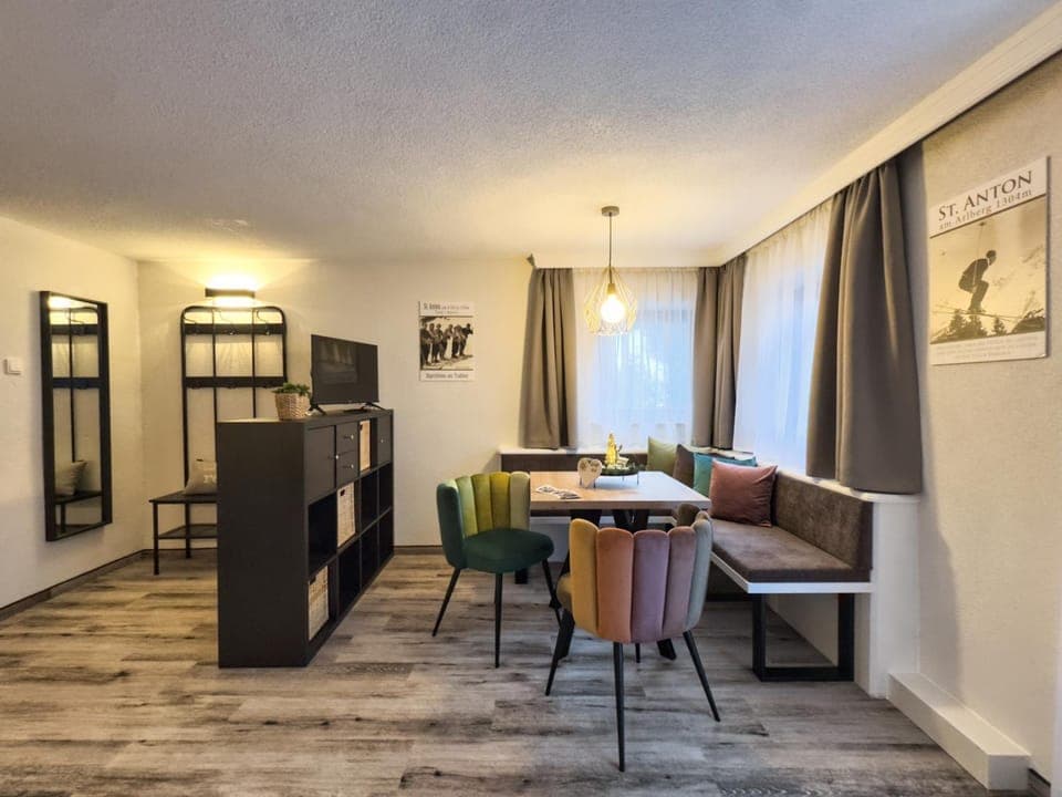 Kitchen or kitchenette, Living room, Dining area