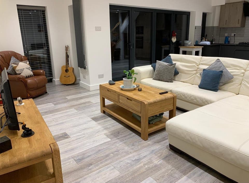 Kitchen or kitchenette, Living room, Seating area