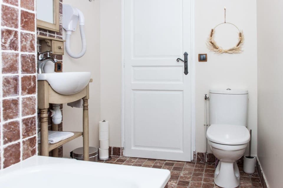 Shower, Toilet, Bathroom