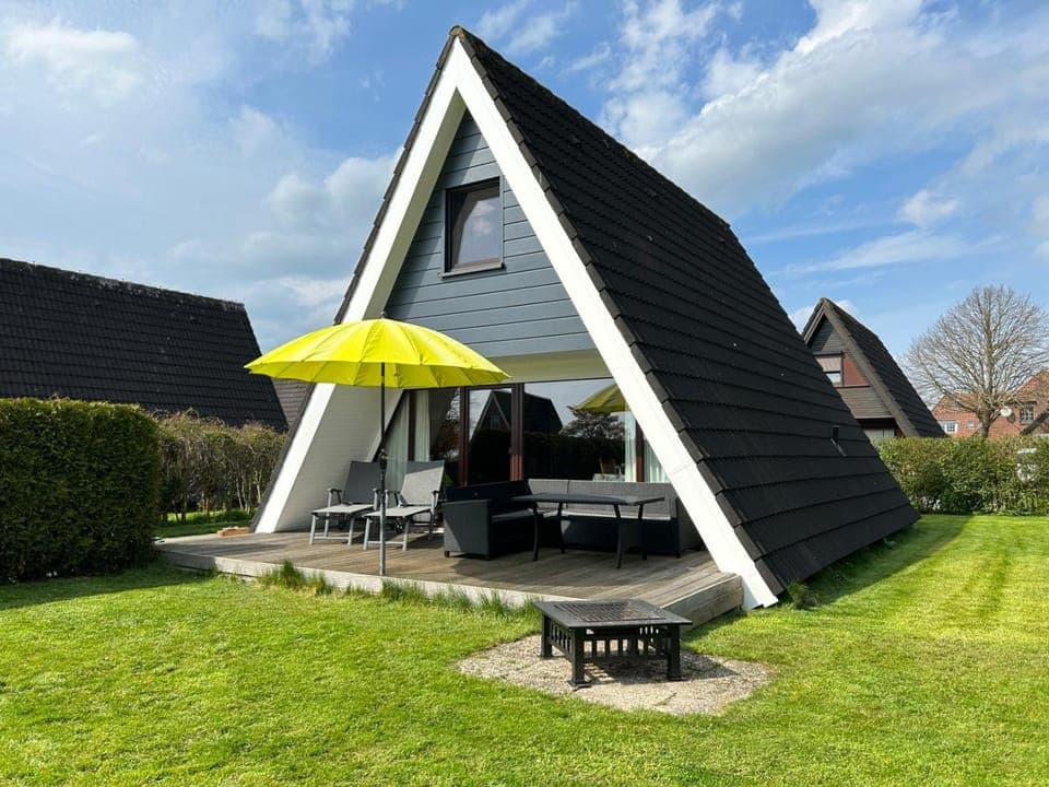 Property building, Natural landscape, Garden, Garden view