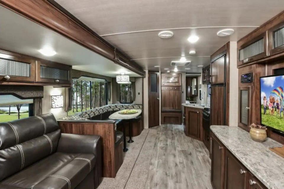 Communal lounge/ TV room, TV and multimedia, Kitchen or kitchenette, Living room, Seating area, Evening entertainment