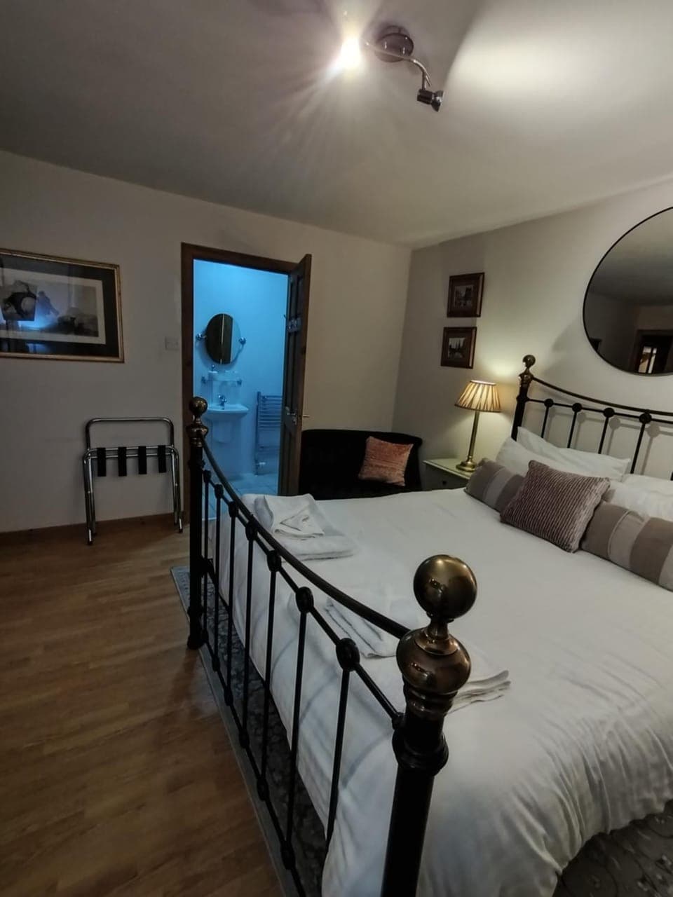 Bed, Bedroom, internet