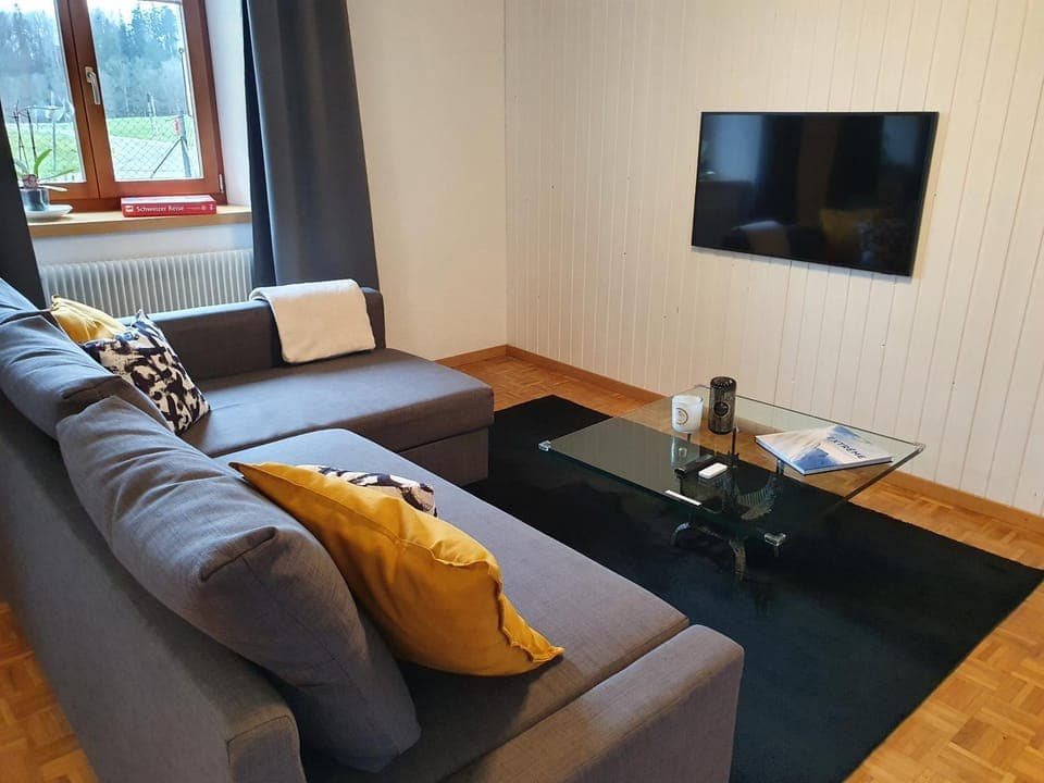 TV and multimedia, Living room, Seating area