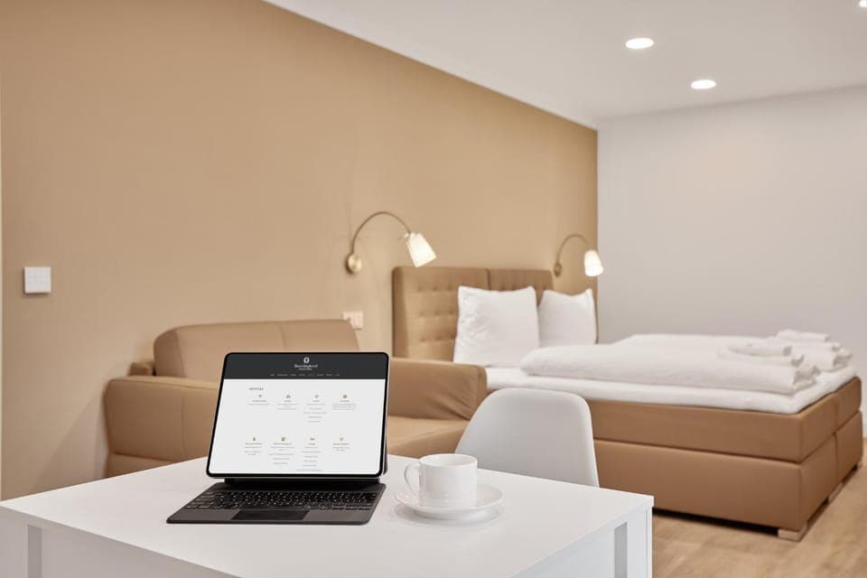 Living room, Photo of the whole room, Bedroom