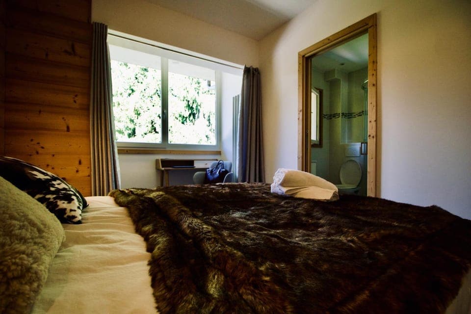 Shower, Bed, Bathroom, Photo of the whole room, Bedroom