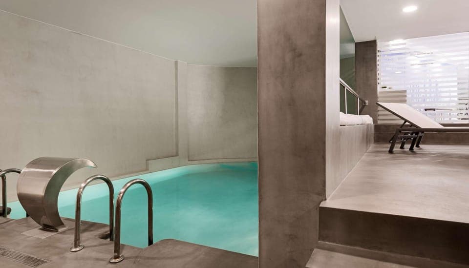 Pool view, Swimming pool