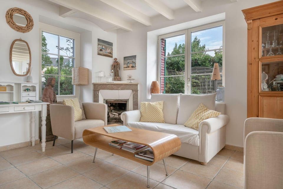 Communal lounge/ TV room, Living room