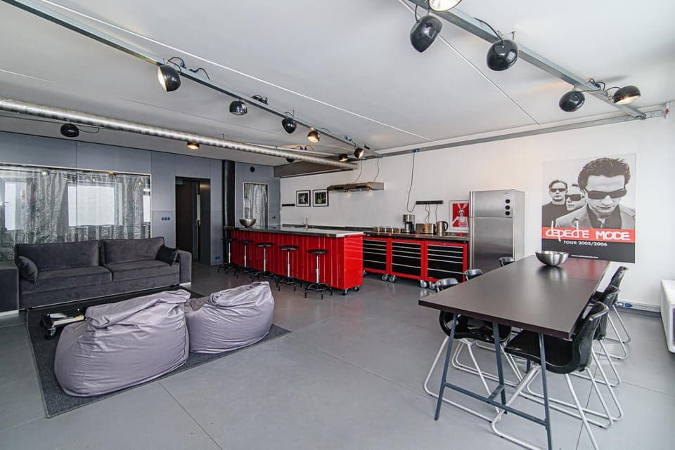 Kitchen or kitchenette, Living room, Lounge or bar, Seating area, Dining area