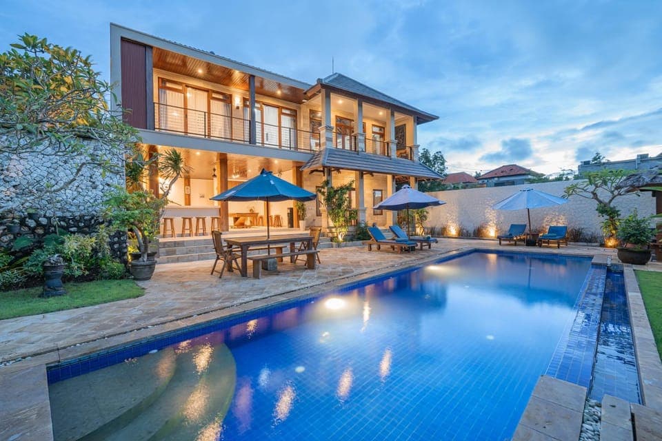 Property building, Swimming pool