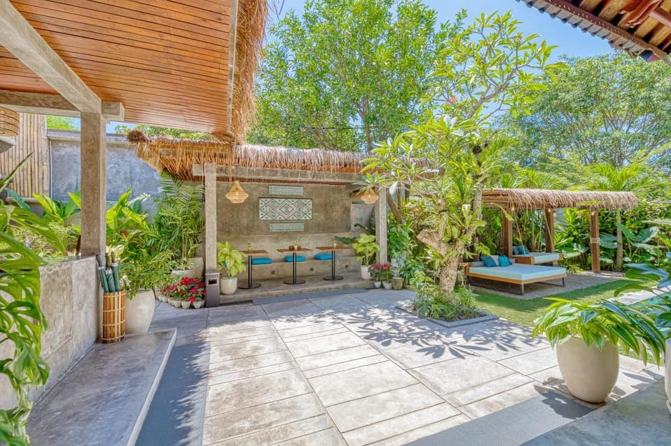 Seating area, Garden view