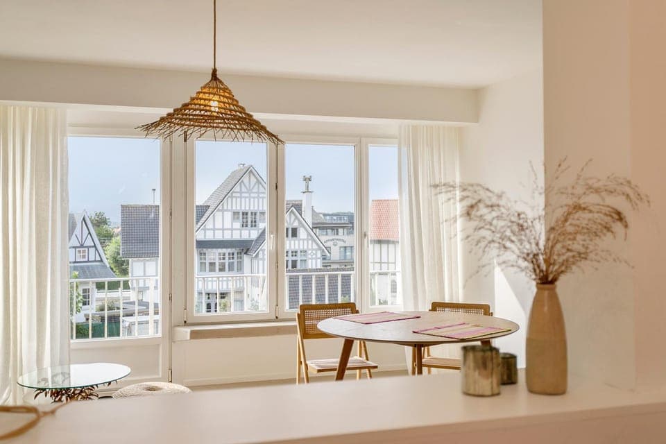 Nearby landmark, Dining area