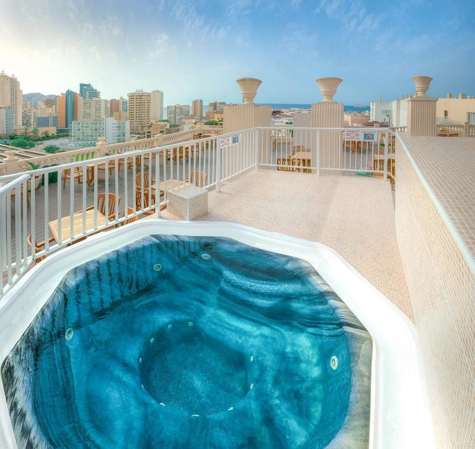 Day, Natural landscape, Hot Tub, View (from property/room), Balcony/Terrace, Pool view, Swimming pool