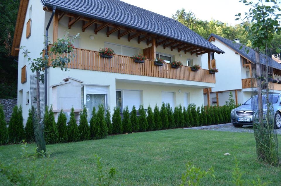 Facade/entrance, Garden