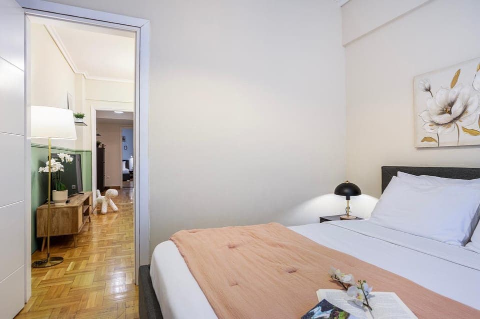 Bed, Photo of the whole room, Bedroom