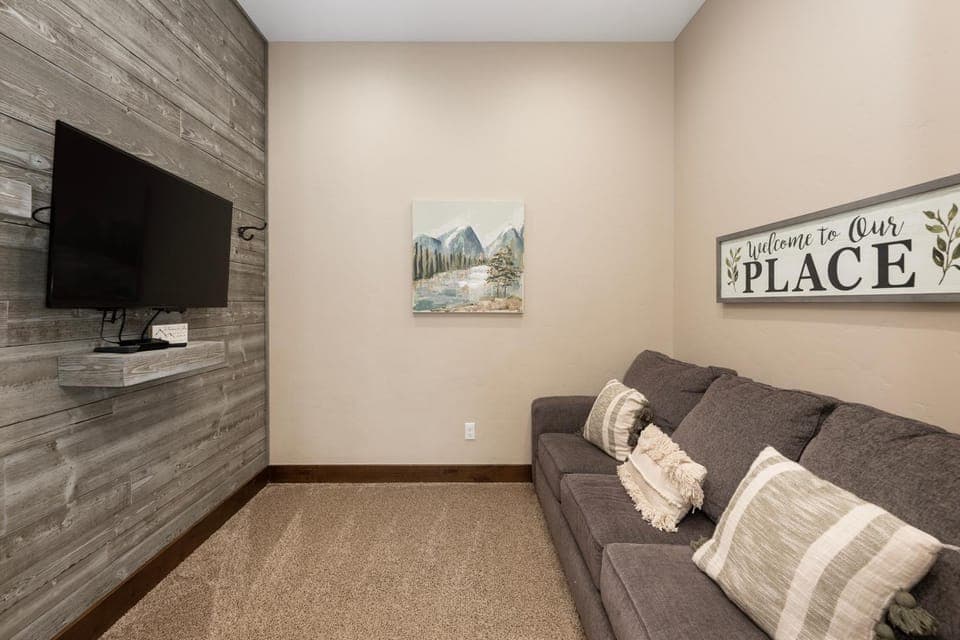 TV and multimedia, Seating area, furniture