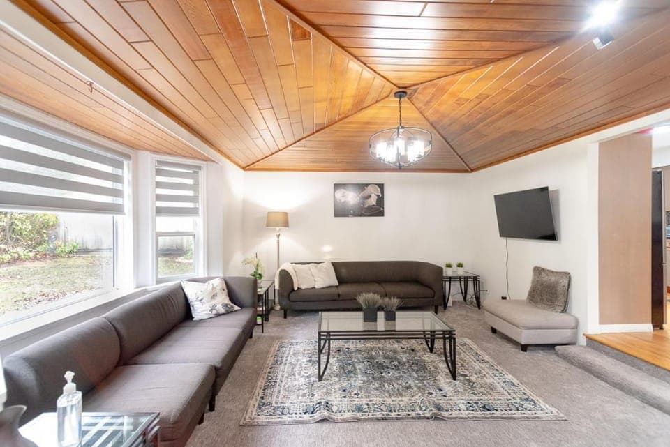 Communal lounge/ TV room, TV and multimedia, Living room, Evening entertainment