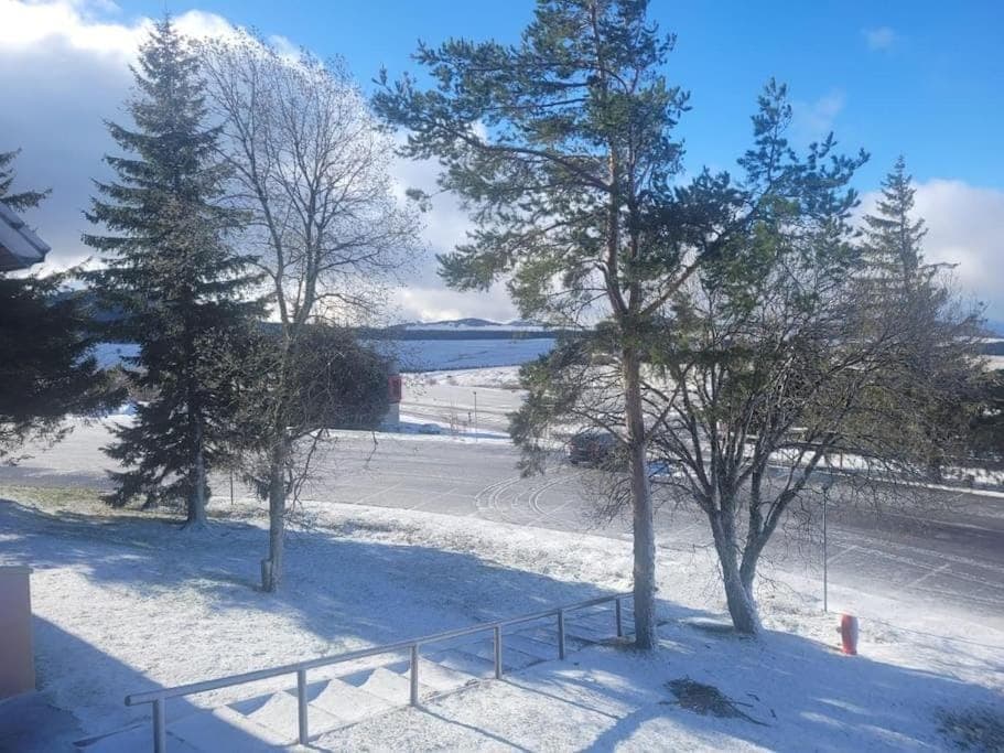 Day, Natural landscape, Winter, Mountain view, Parking