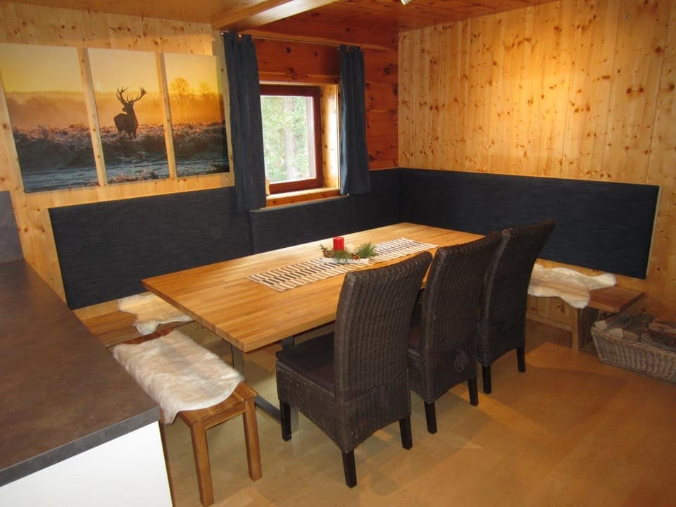 Kitchen or kitchenette, Seating area, Dining area