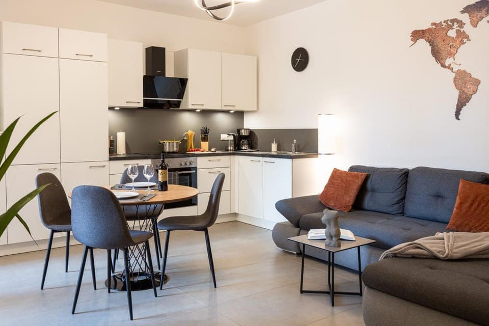 Kitchen or kitchenette, Living room, Seating area