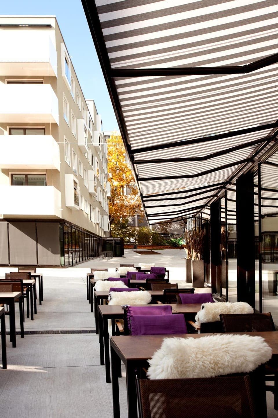 Restaurant/places to eat, Balcony/Terrace