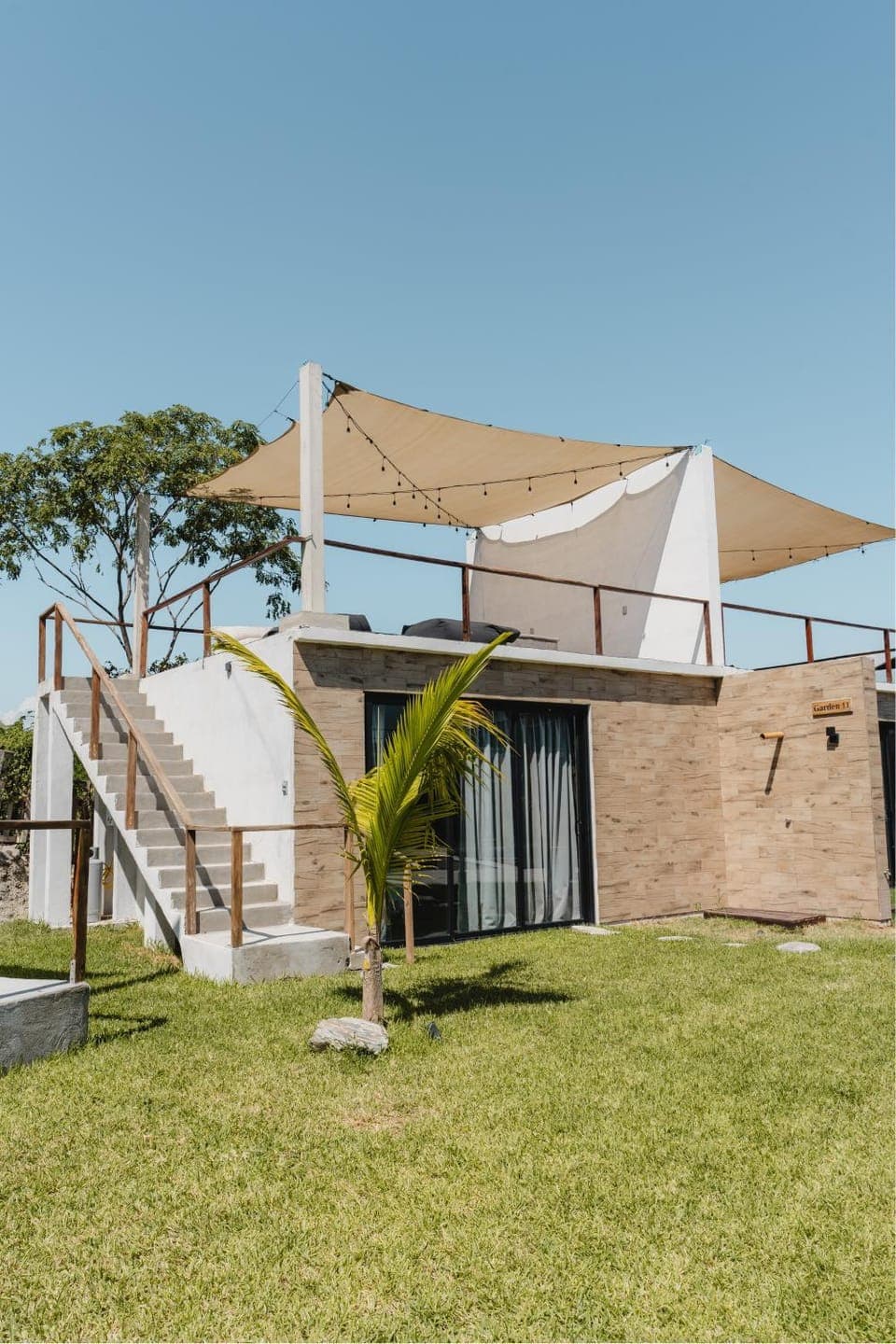 Property building, Spring, Day, Garden, Garden view