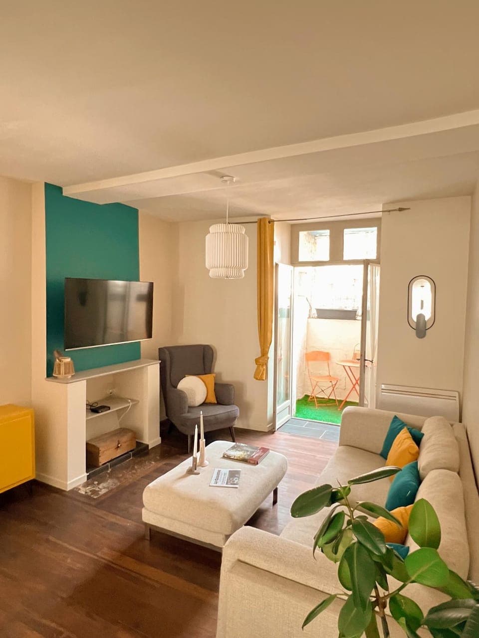 TV and multimedia, Living room, Seating area