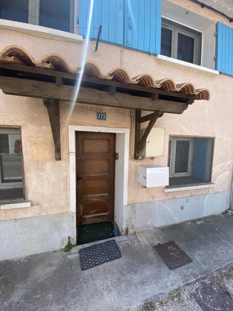 Property building, Facade/entrance, Day