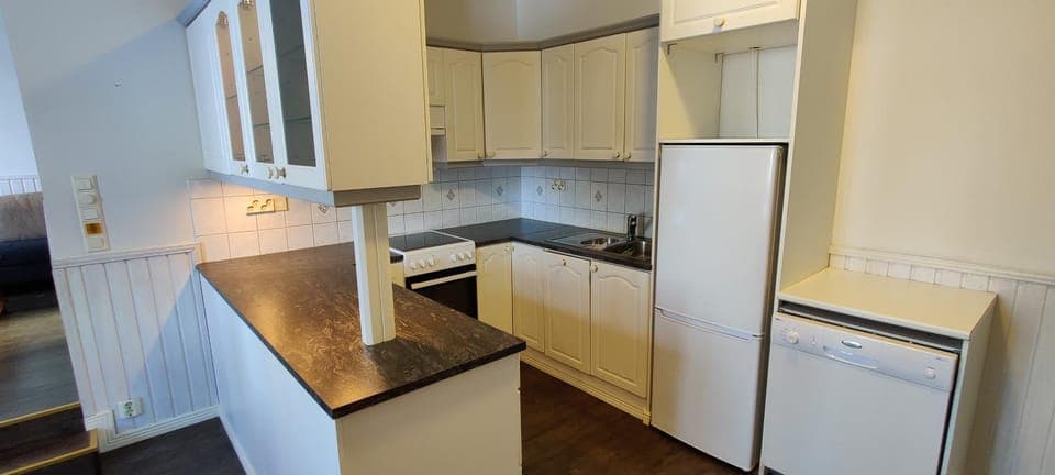 Kirstulan Kartanon päärakennuksen upea päätyhuoneisto Apartment in Finland
