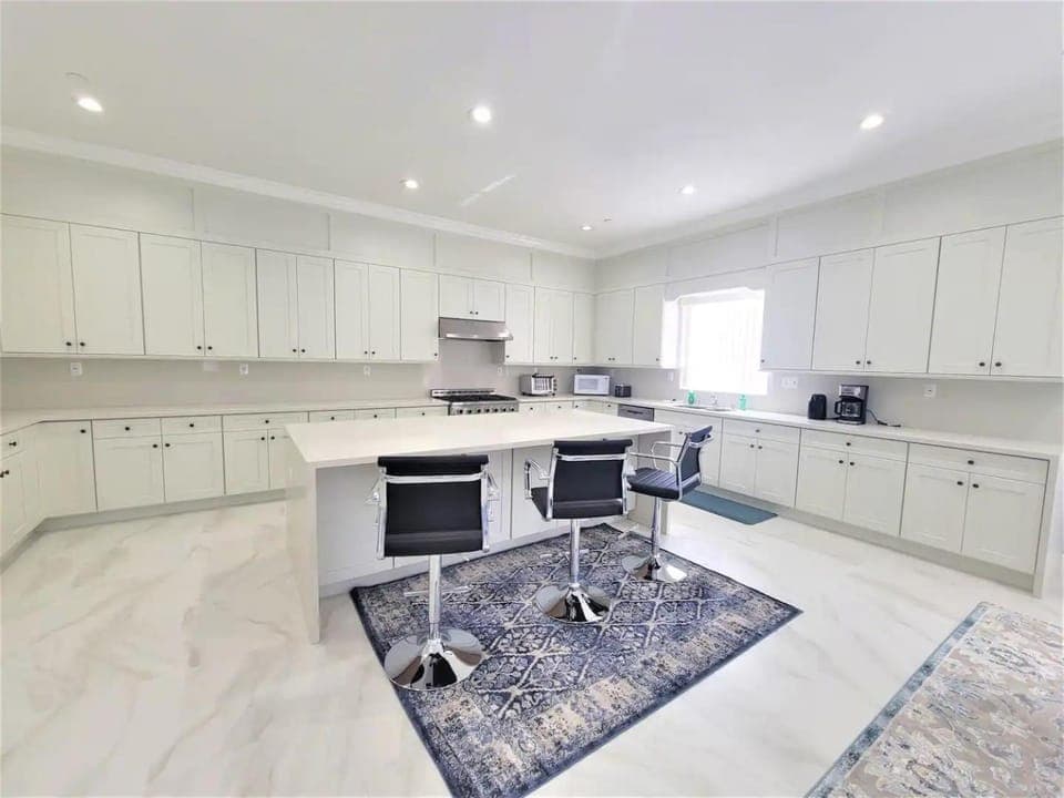 Kitchen or kitchenette, Seating area, Dining area, minibar, pet friendly, stove, toaster