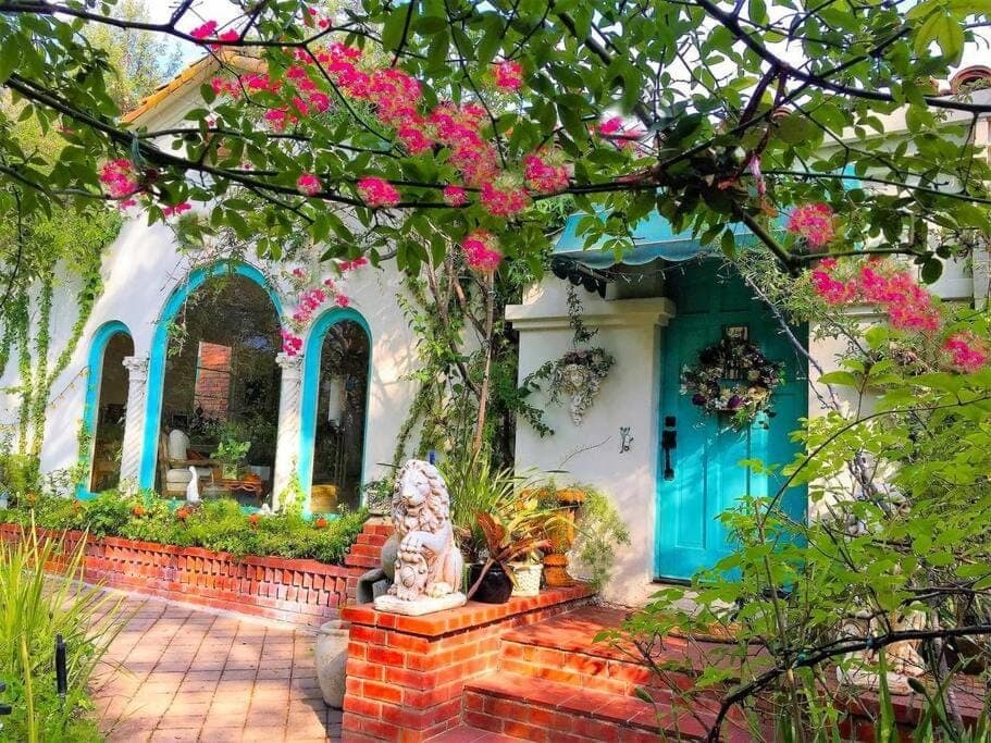 Property building, Spring, Day, Garden, Garden view