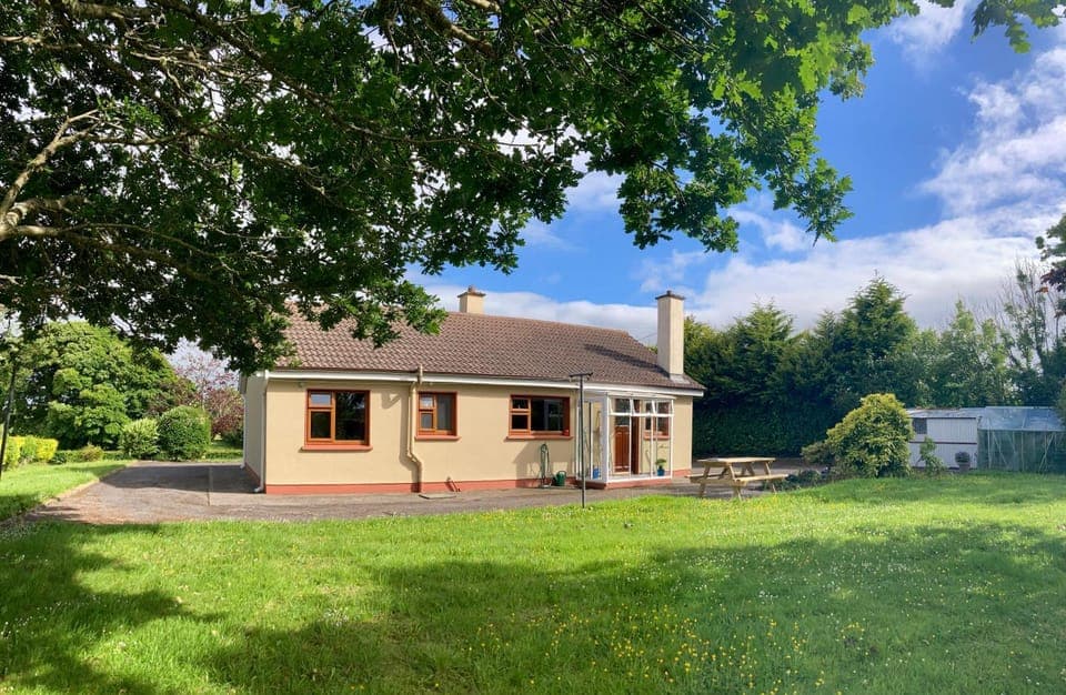 Property building, Natural landscape, Garden, Garden view