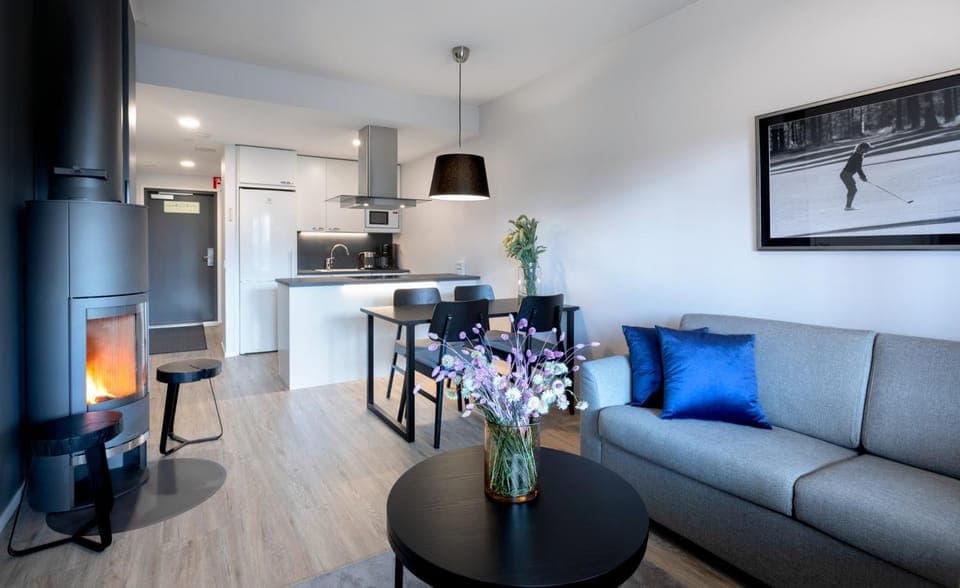 Living room, Dining area