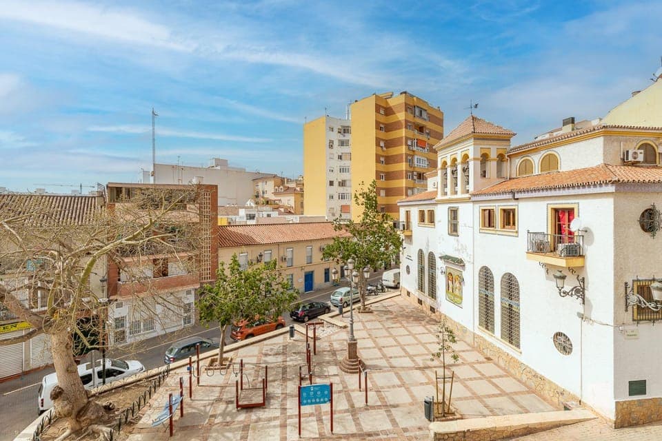 Day, Neighbourhood, Balcony/Terrace, City view, Street view