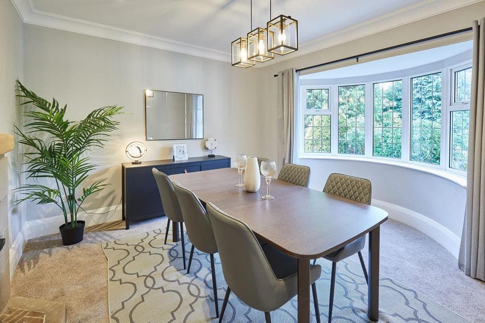 Seating area, Dining area