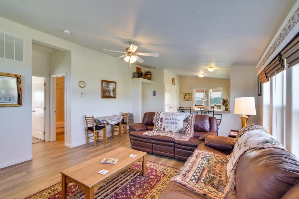 Tranquil Cabin Getaway w/ Panoramic Mtn View! Cabin in Park County